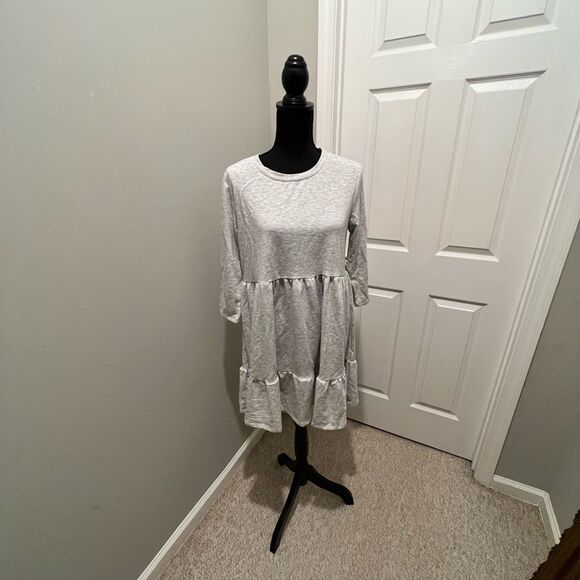 NWT, Crown and Ivy, Gray dress, size medium, so comfortable - Picture 1 of 4